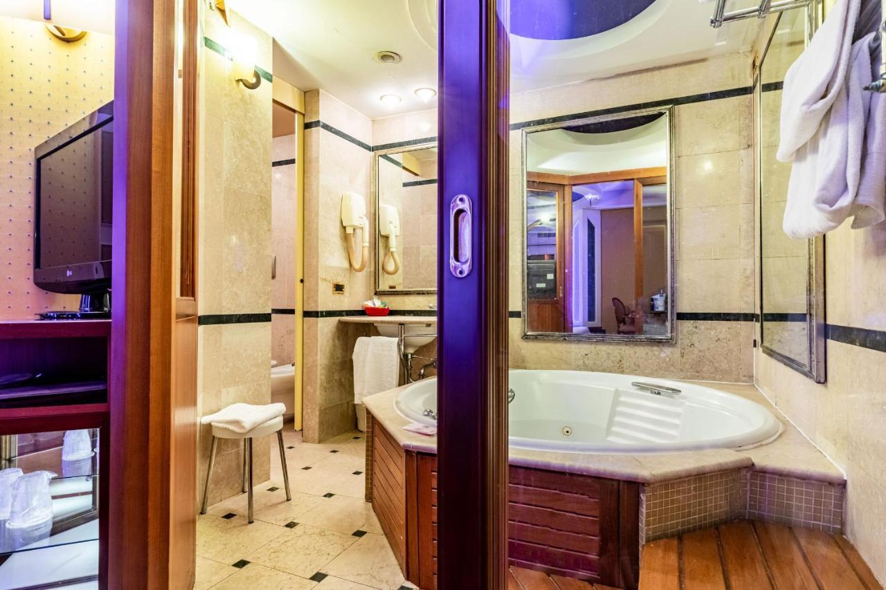 Hotel Motel Miami Pioltello Bagian luar foto